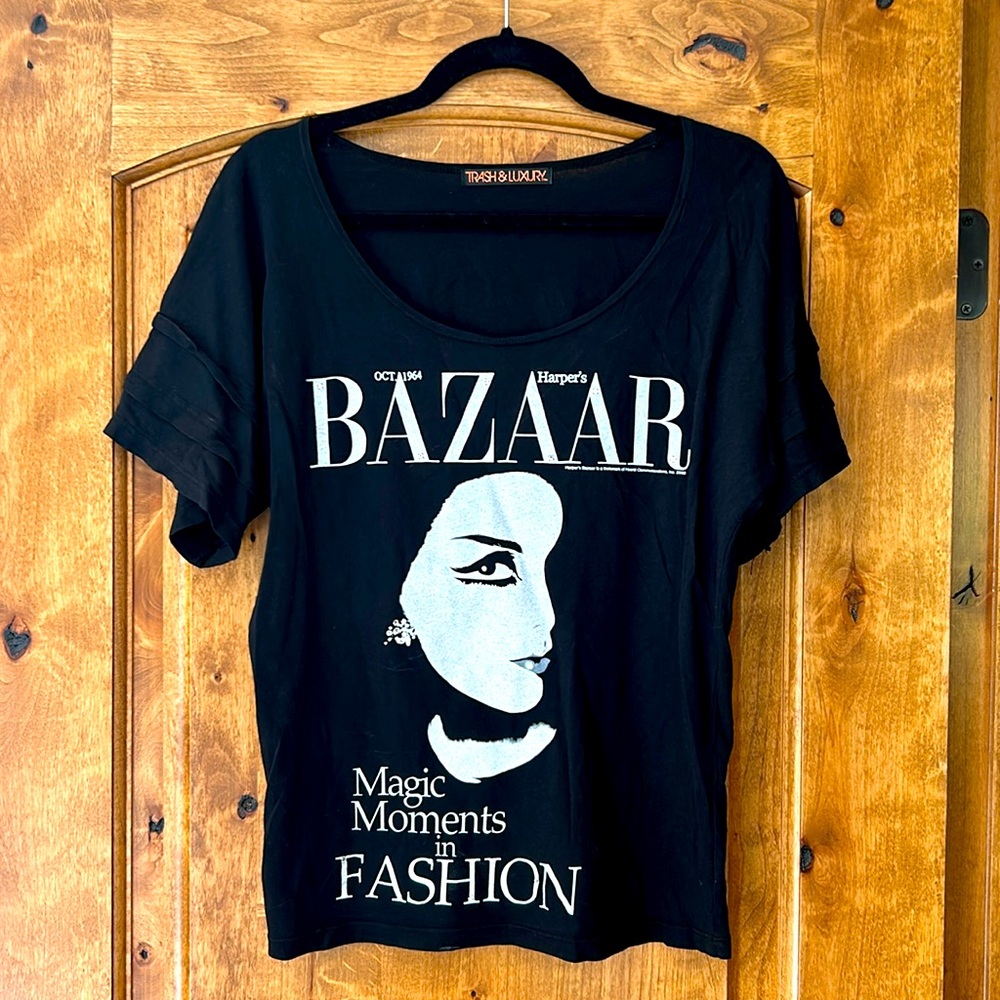 Nordstrom Short sleeve black logo T-shirt